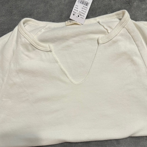 Brandy Melville Bundle: tank and tee in white - Picture 6 of 7